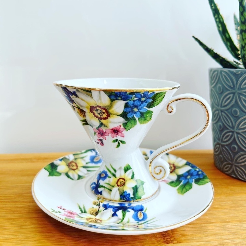 Vintage funnel shape  tea cup and saucer Casa  Elite -Home Collection
